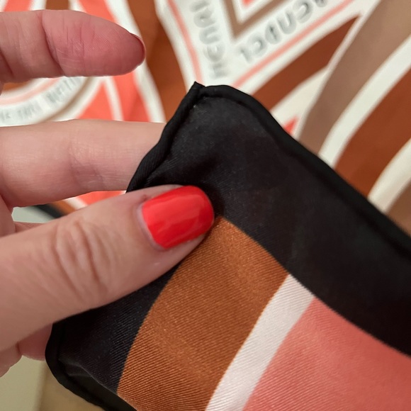 NWT Henri Bendel Silk Scarf - Picture 6 of 6